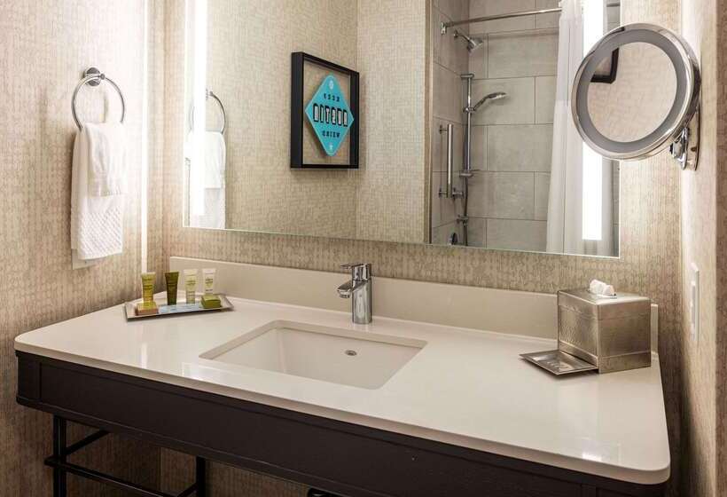 فندق Hilton Austin Airport