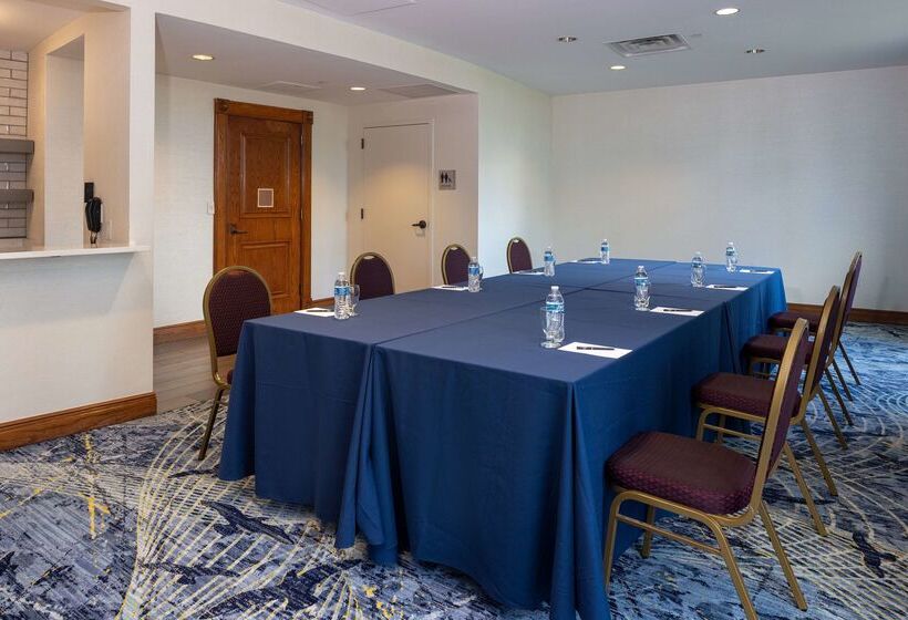 فندق Hilton Austin Airport