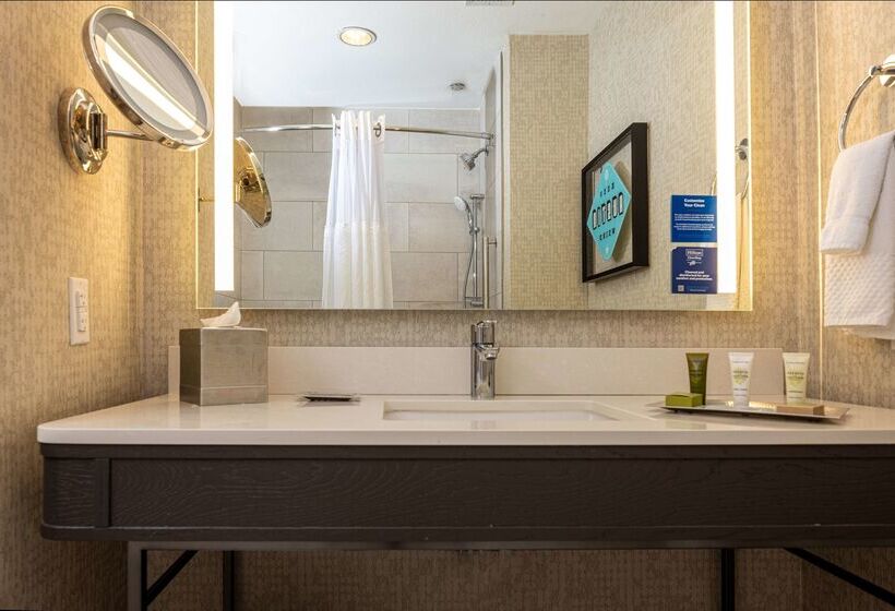 هتل Hilton Austin Airport