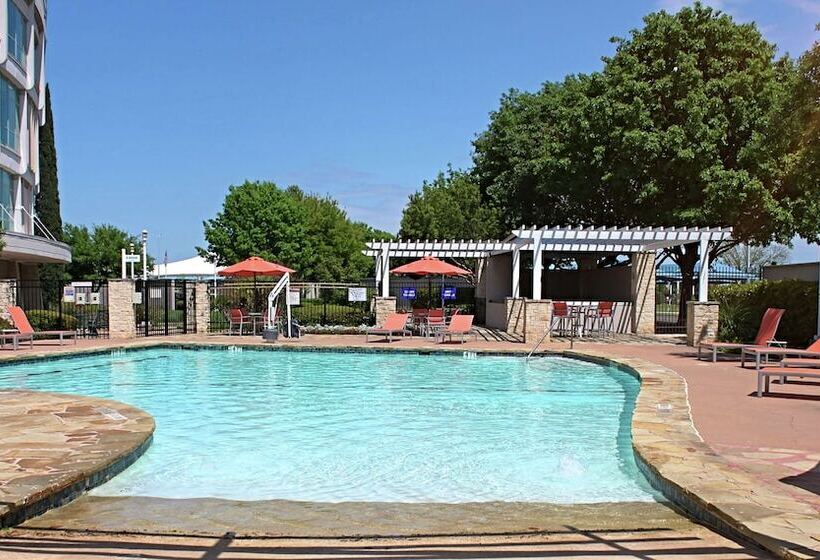 هتل Hilton Austin Airport