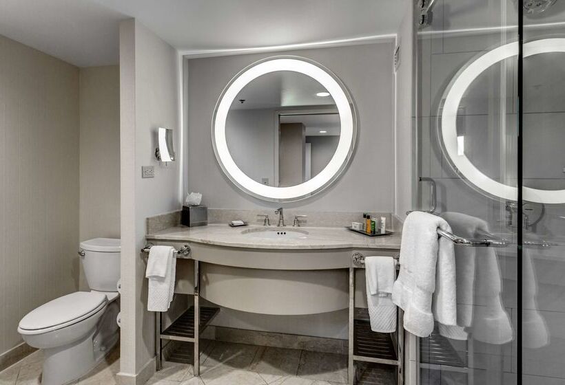 ホテル Hilton Columbus At Easton