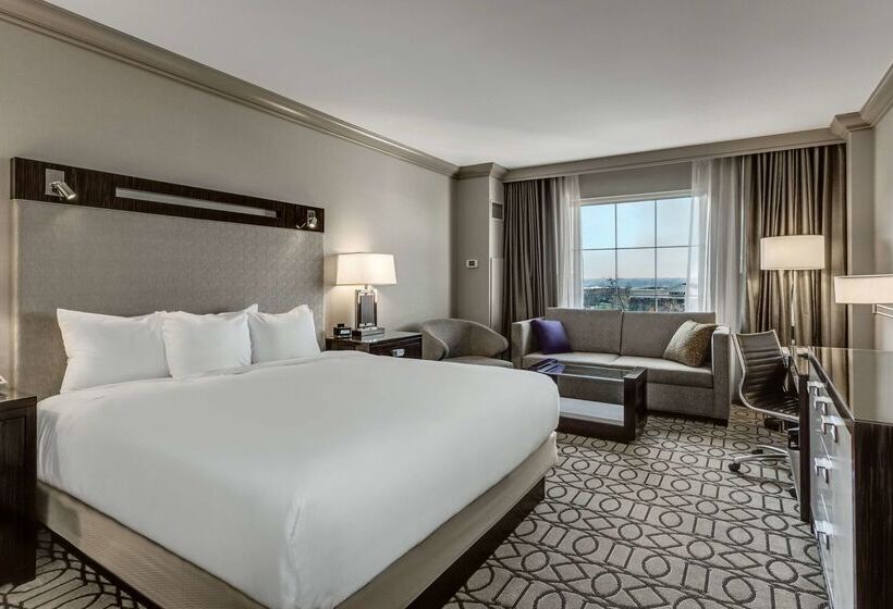 ホテル Hilton Columbus At Easton