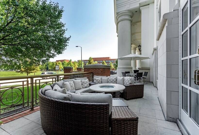 ホテル Hilton Columbus At Easton
