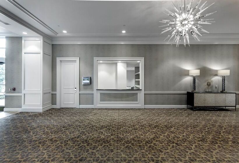 ホテル Hilton Columbus At Easton