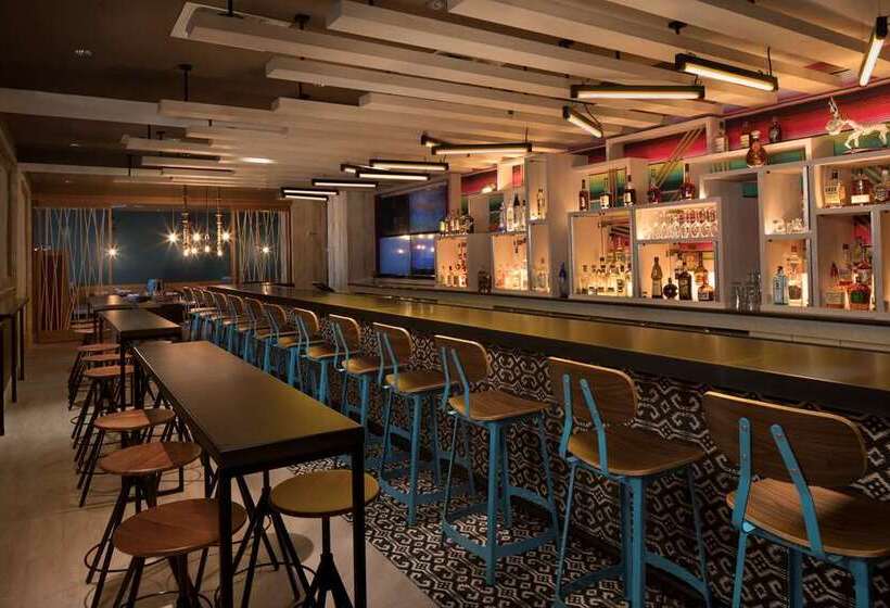 בית מלון כפרי Hilton Daytona Beach Oceanfront Resort