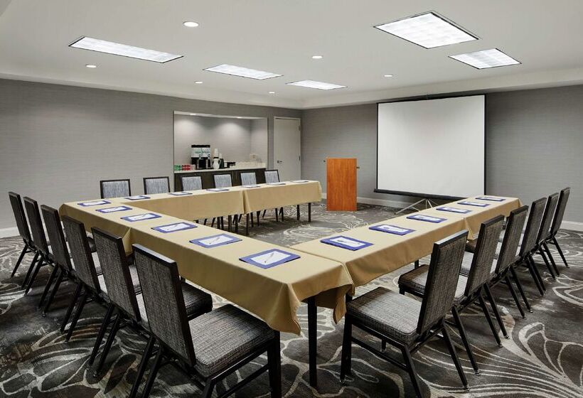 فندق Hilton Garden Inn Cincinnati Northeast