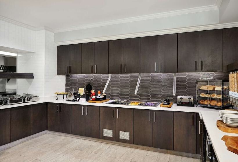 فندق Hilton Garden Inn Cincinnati Northeast