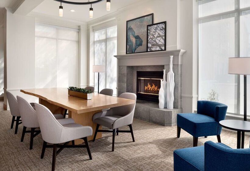 هتل Hilton Garden Inn Fort Wayne