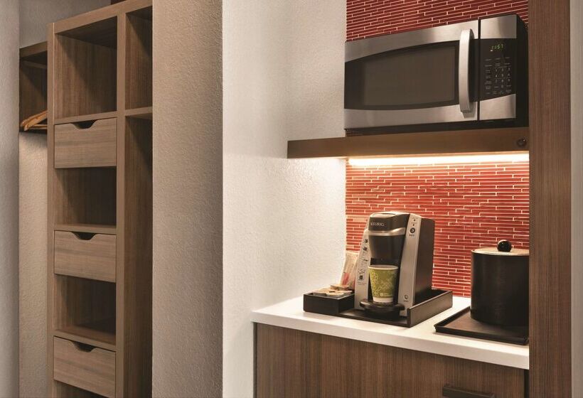 هتل Hilton Garden Inn Fort Wayne