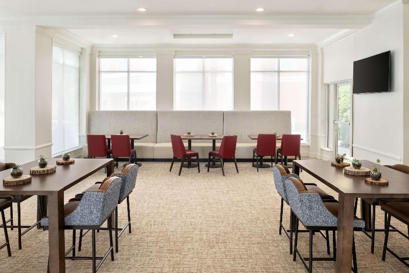 هتل Hilton Garden Inn Fort Wayne