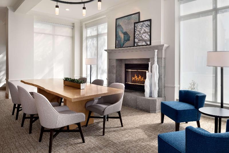 هتل Hilton Garden Inn Fort Wayne