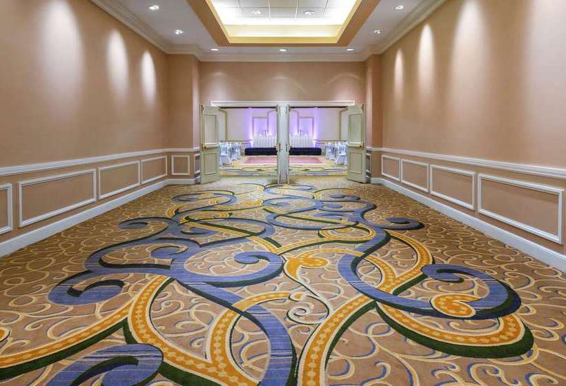 Hilton Indianapolis Hotel & Suites