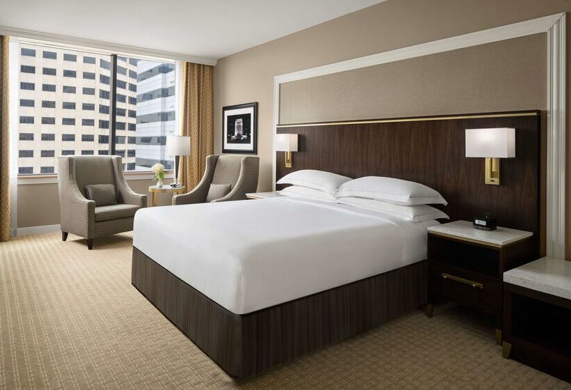 Hilton Indianapolis Hotel & Suites