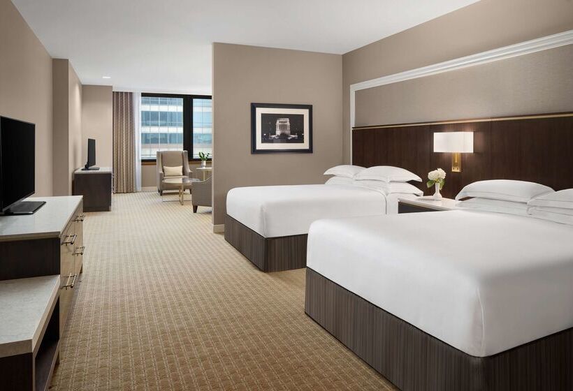 Hilton Indianapolis Hotel & Suites