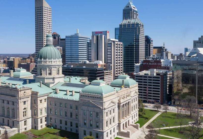 Hilton Indianapolis Hotel & Suites