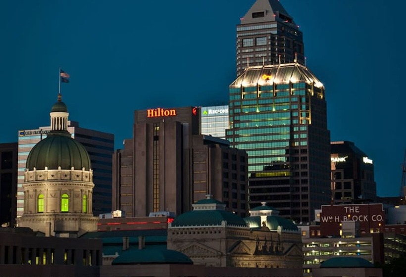 Hilton Indianapolis Hotel & Suites
