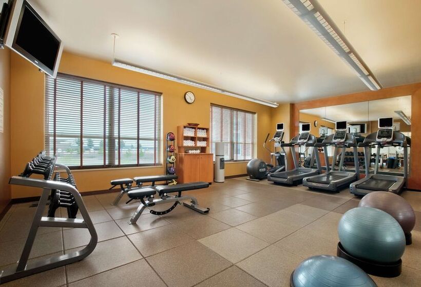 هتل Hilton Madison Monona Terrace