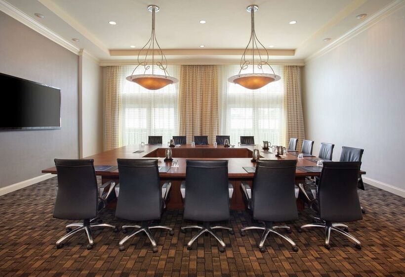 فندق Hilton Naples