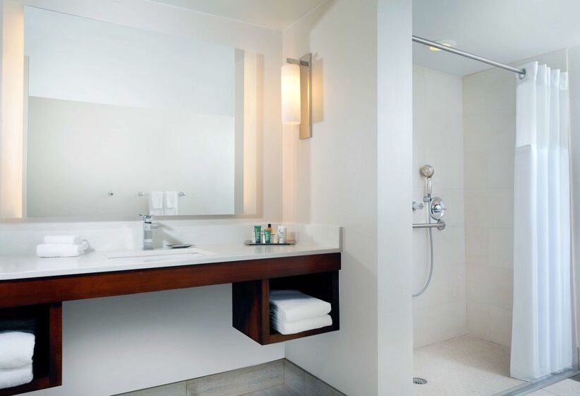 فندق Hilton Naples