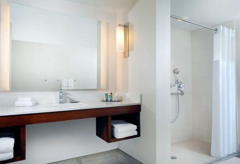 فندق Hilton Naples