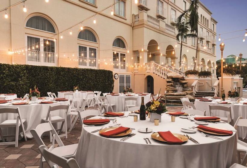 فندق Hilton Naples