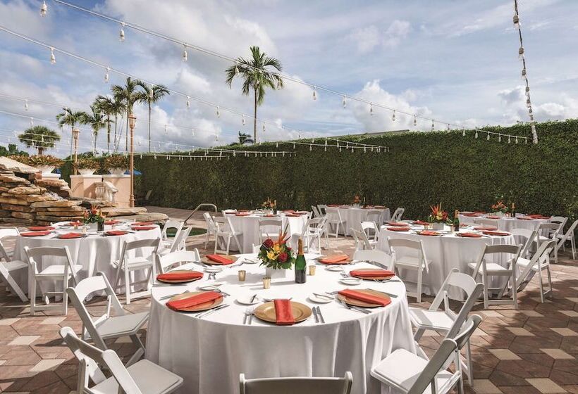 فندق Hilton Naples