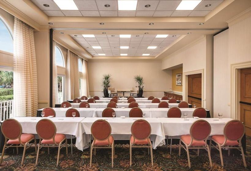 فندق Hilton Naples