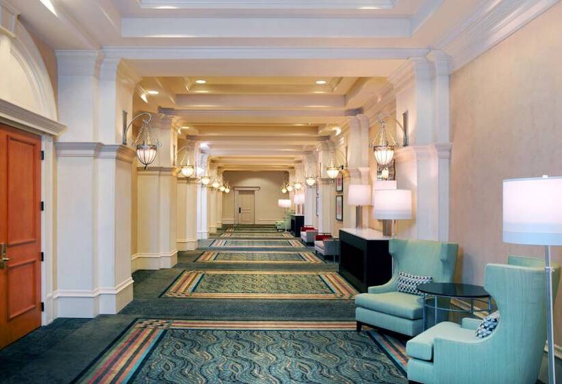 فندق Hilton Naples