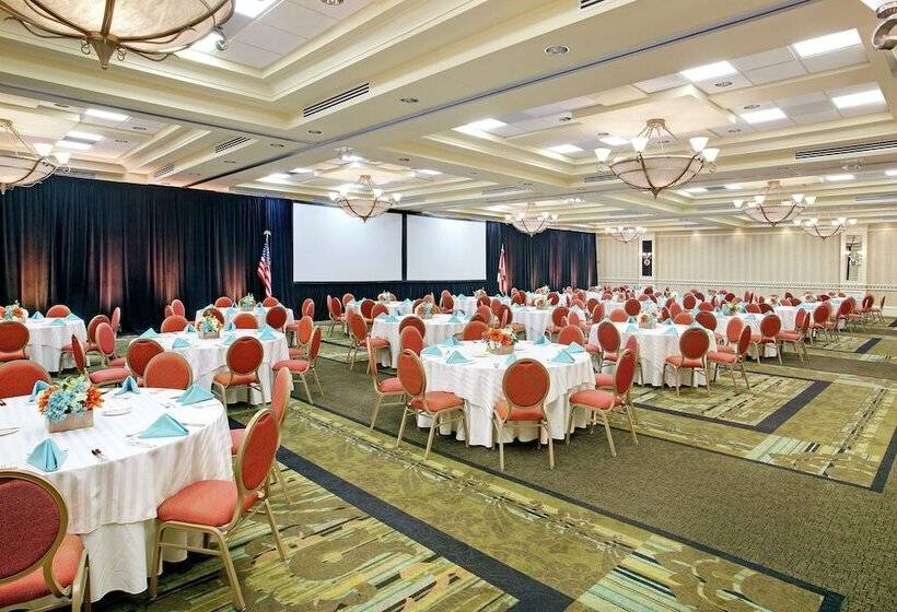 فندق Hilton Naples