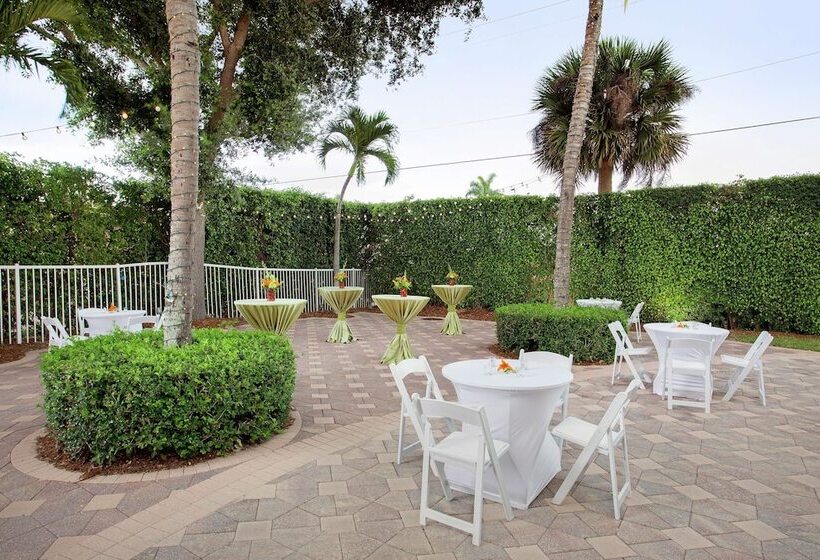 فندق Hilton Naples