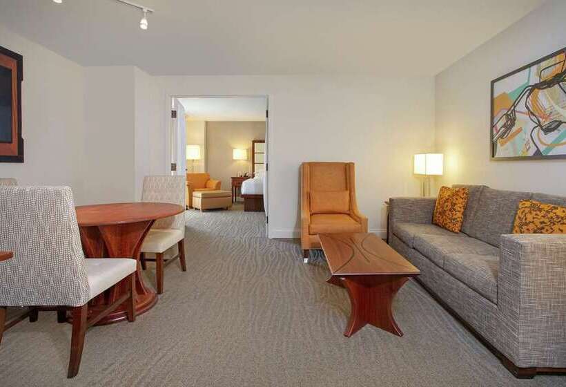 فندق Hilton Naples