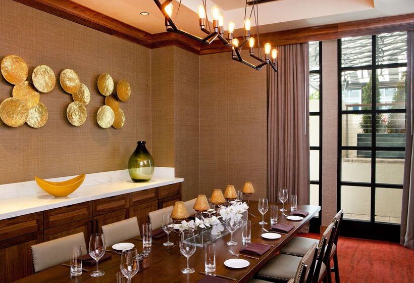 هتل Hilton Nashville Downtown