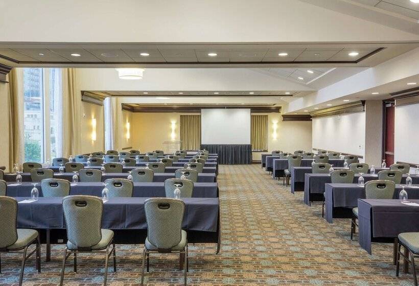 هتل Hilton Nashville Downtown