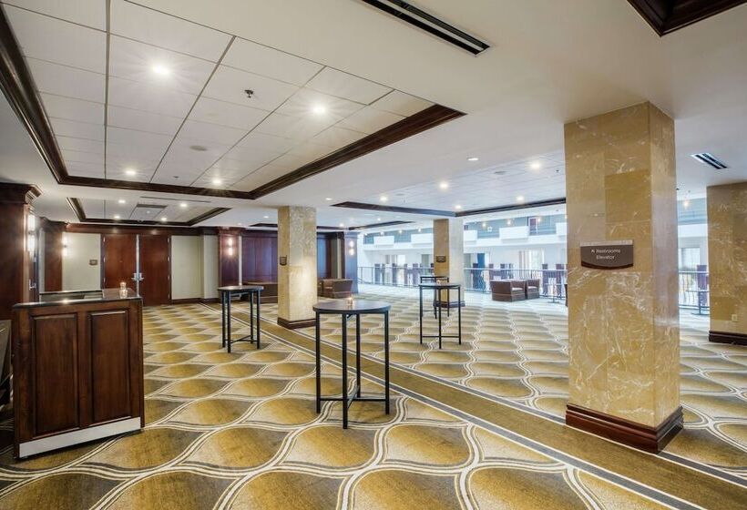 هتل Hilton Nashville Downtown