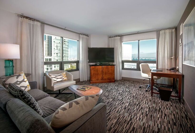 Отель Hilton San Diego Gaslamp Quarter