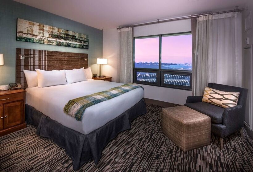 Отель Hilton San Diego Gaslamp Quarter