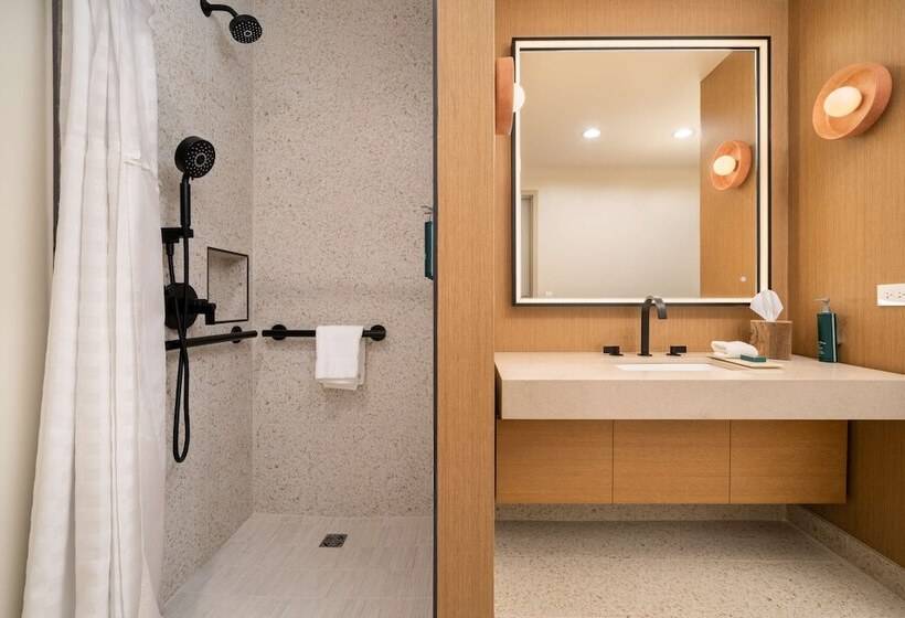 Отель Hilton San Diego Gaslamp Quarter