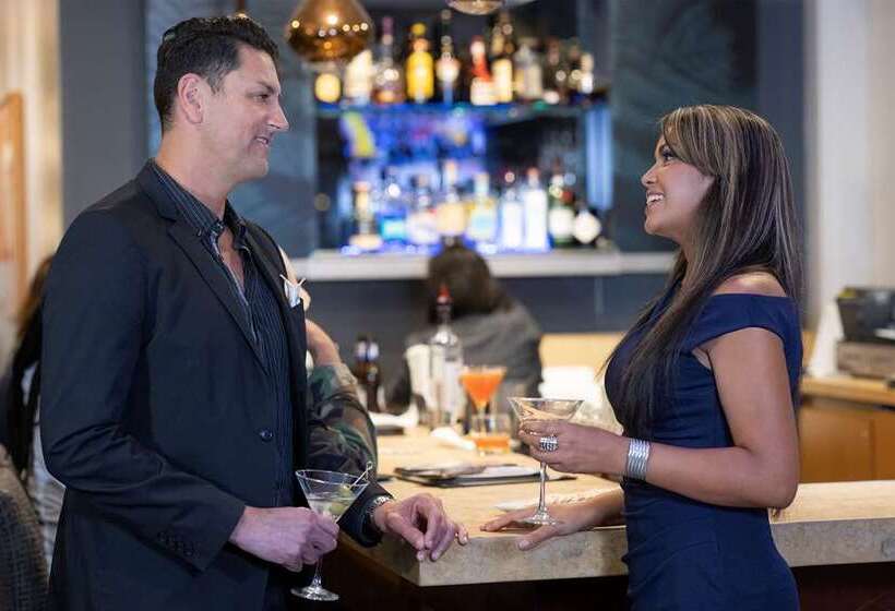 Отель Hilton San Diego Gaslamp Quarter