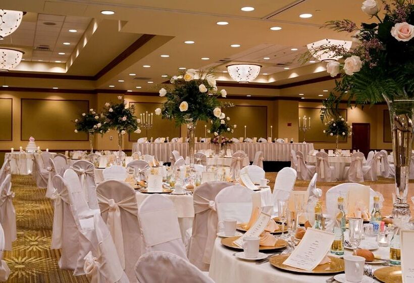 هتل Hilton Scranton & Conference Center