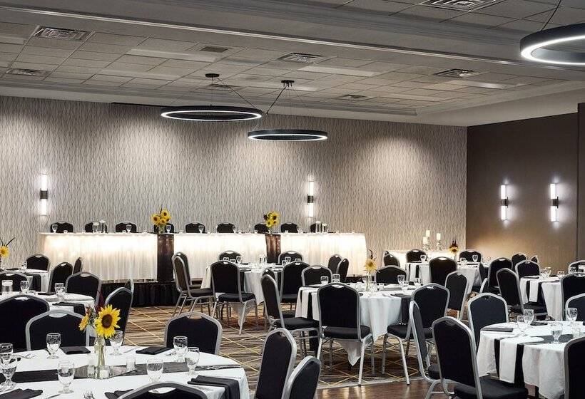 Holiday Inn Hotel & Suites Madison West, An Ihg