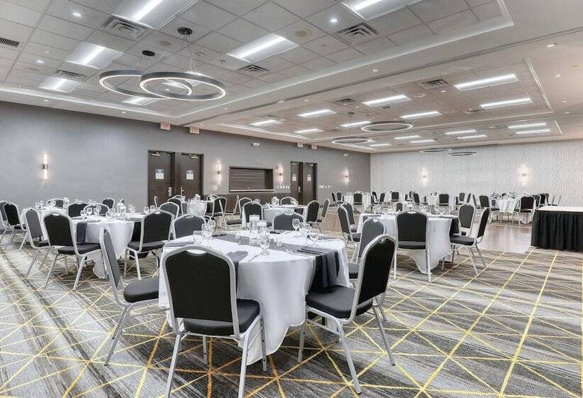 Holiday Inn Hotel & Suites Madison West, An Ihg