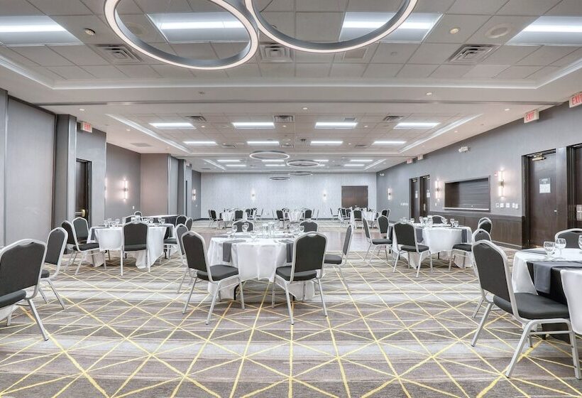 Holiday Inn Hotel & Suites Madison West, An Ihg