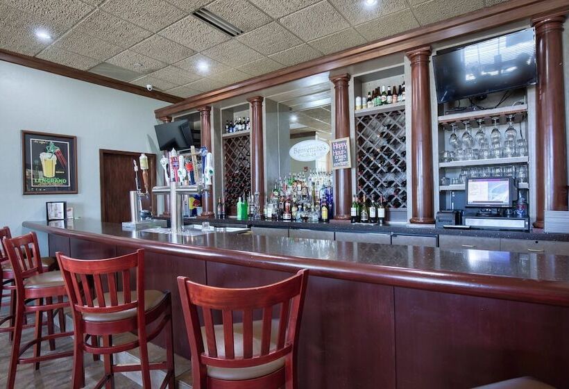 Holiday Inn Hotel & Suites Madison West, An Ihg