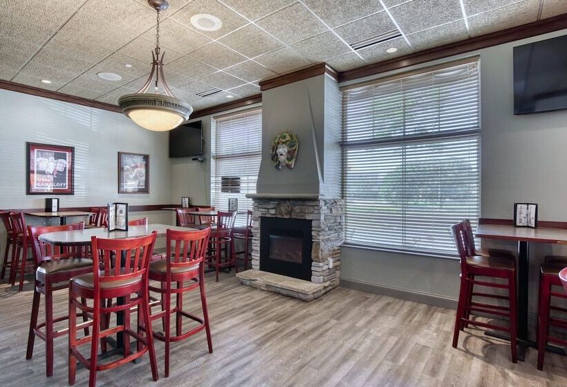 Holiday Inn Hotel & Suites Madison West, An Ihg