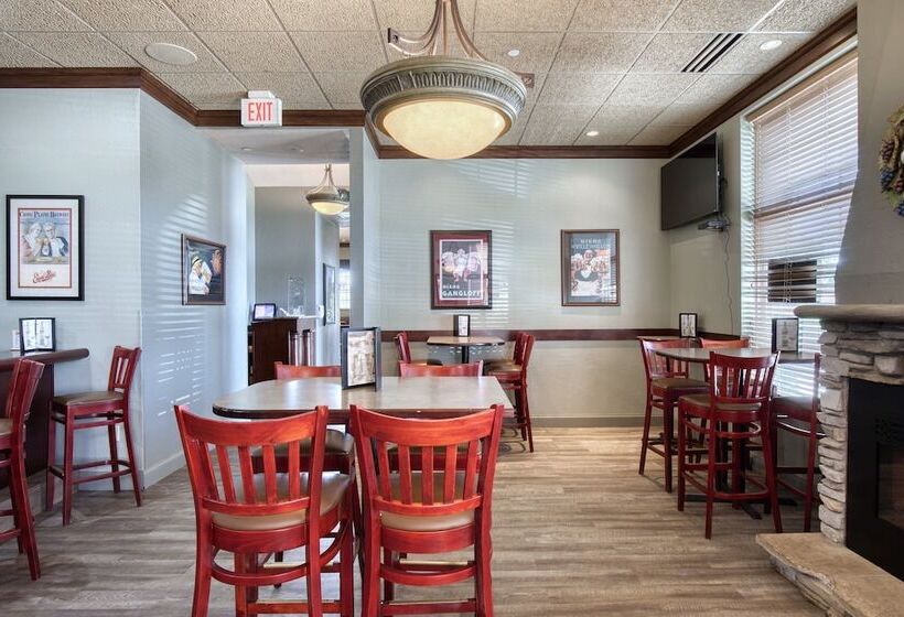 Holiday Inn Hotel & Suites Madison West, An Ihg