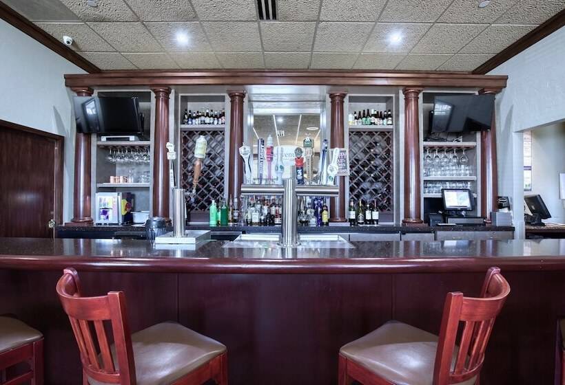 Holiday Inn Hotel & Suites Madison West, An Ihg