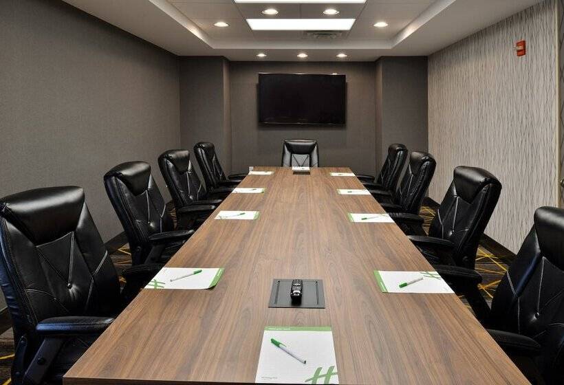 Holiday Inn Hotel & Suites Overland Park Convention Center By Ihg