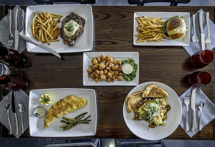 فندق Holiday Inn & Suites Wausau Rothschild, An Ihg