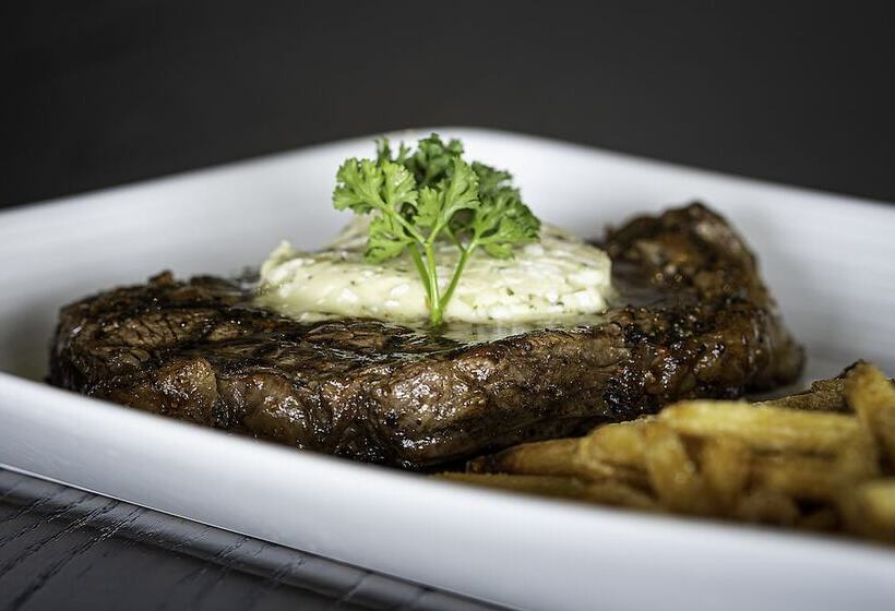 فندق Holiday Inn & Suites Wausau Rothschild, An Ihg