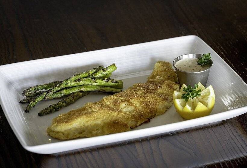 فندق Holiday Inn & Suites Wausau Rothschild, An Ihg